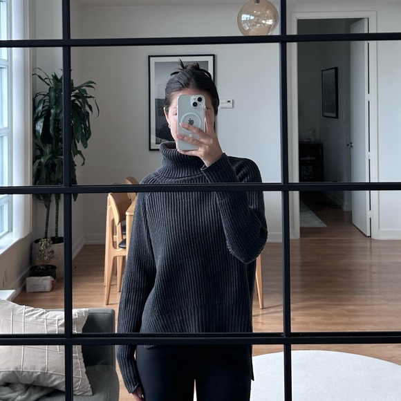 Aritzia Wilfred Free Lin Wool Sweater in Dark Grey - Picture 4 of 5